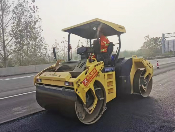 為什么寧愿用成本高的瀝青鋪路，也不用混泥土呢？