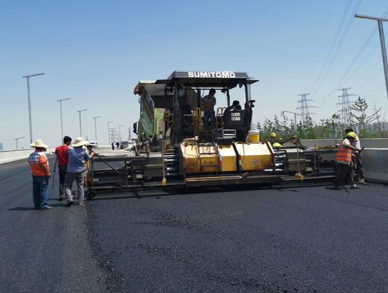 為什么高速公路用瀝青做路面？