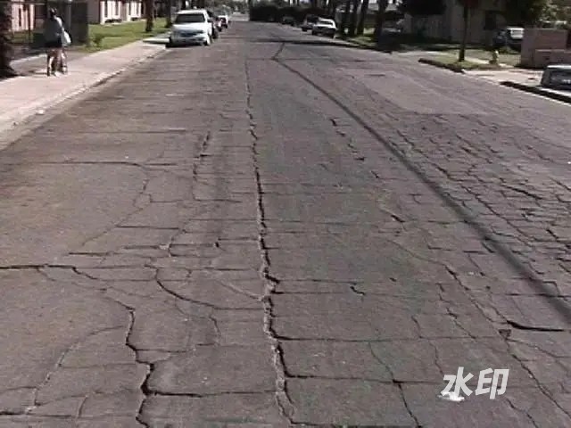 瀝青路面老化的原因有哪些？