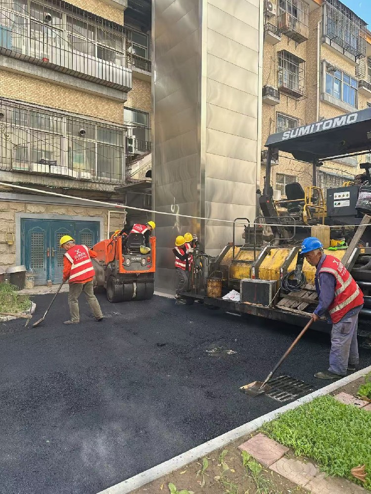 鄭州瀝青攪拌站，是道路建設(shè)領(lǐng)域的中流砥柱。